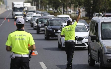 Ehliyet Sahiplerine Dikkat! Eski Tip Sürücü Belgeleri İptal Ediliyor!